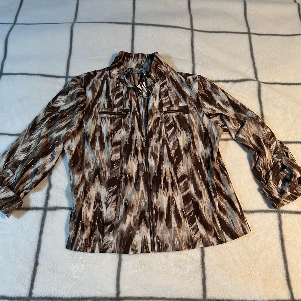 Women’s Chico’s Zenergy zip front lightweight jacket‎ Size 2 (12-14)